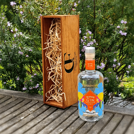 Gift Box - Koakoa Tīni Rēmana Gin 700ml +/- Glasses